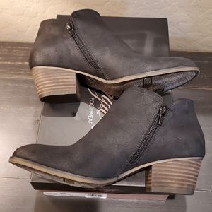 fergie bianca ankle boot